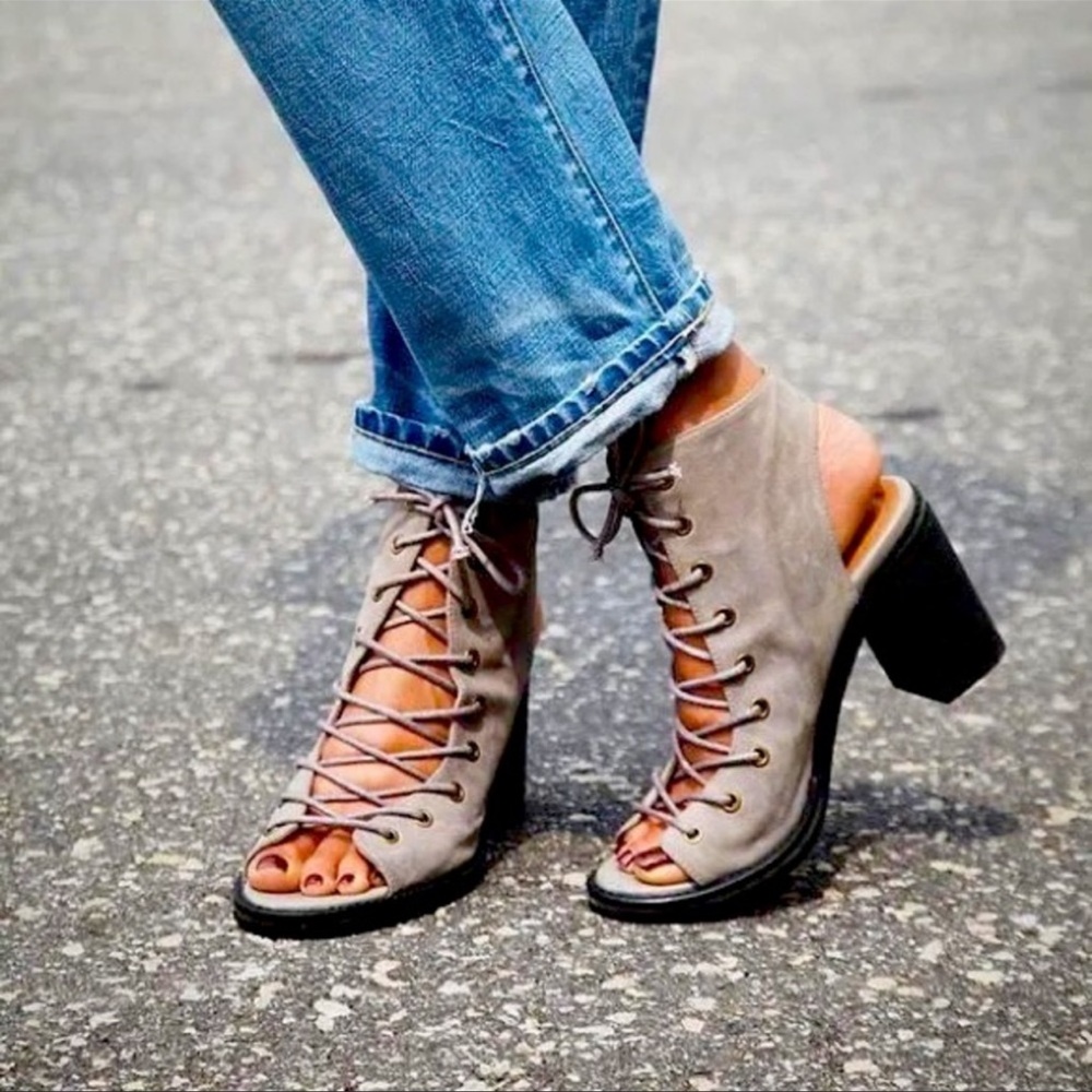 Jeffrey Campbell x Free People Minimal lace up heels in grey size 8
